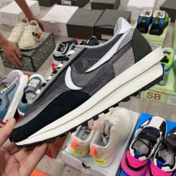 SACAI × NIKE LDV Waffle（S23）