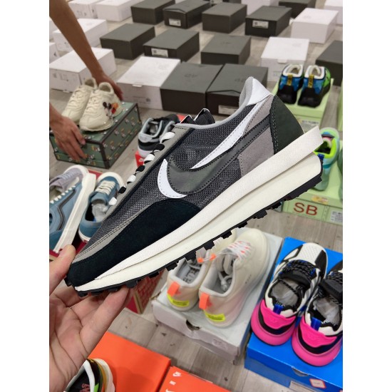 SACAI × NIKE LDV Waffle（S23）