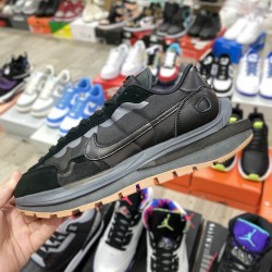 Sacai X NIKe regasus vaporrly SP(S37)