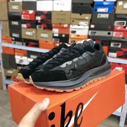 Sacai X NIKe regasus vaporrly SP(S37)