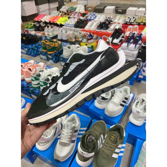 Sacai X NIKe regasus vaporrly SP（S34)