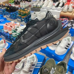 Sacai X NIKe regasus vaporrly SP（S35)