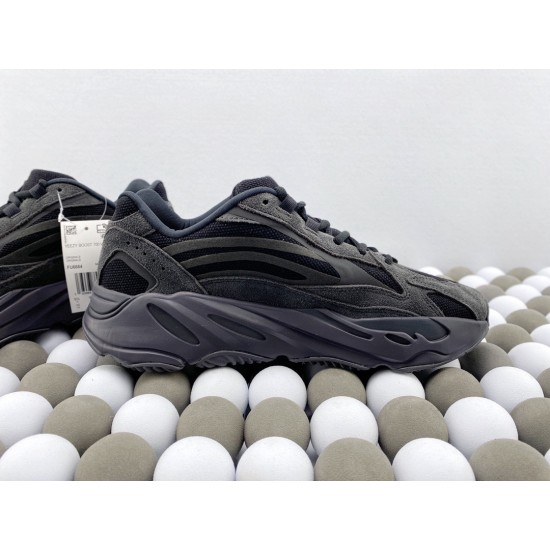 AD YEEZY BOOST 700 v2(Y71)