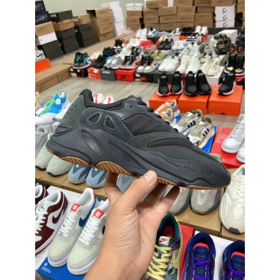 Adidas Originals Yeezy Boost 700 V1Utility Black（Y85)