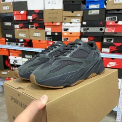 Adidas Originals Yeezy Boost 700 V1Utility Black（Y85)