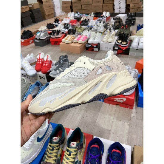 Adidas Yeezy 700 Boost “Analog”（Y84)