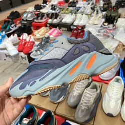 Adidas Yeezy 700 Boost “Carbon Blue”（Y89)