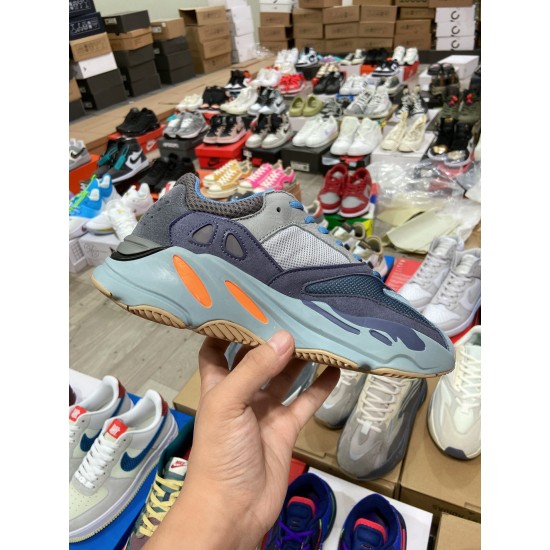 Adidas Yeezy 700 Boost “Carbon Blue”（Y89)