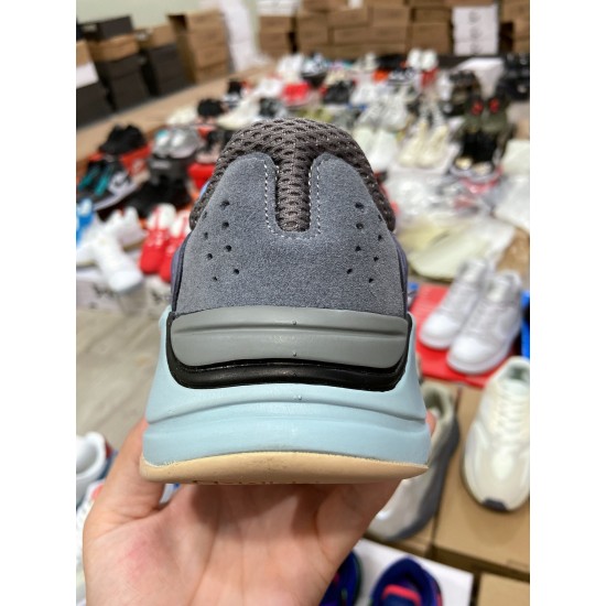 Adidas Yeezy 700 Boost “Carbon Blue”（Y89)