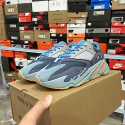 Adidas Yeezy 700 Boost “Carbon Blue”（Y89)