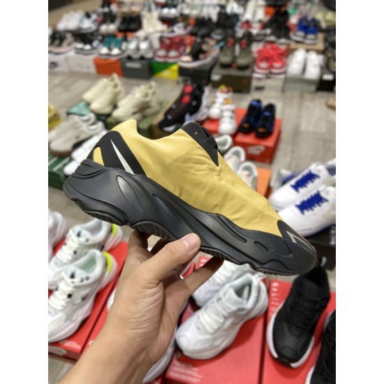 Adidas Yeezy 700 MNVN Honey Flux（Y92)