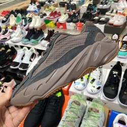 Adidas Yeezy Boost 700 V2（Y93）