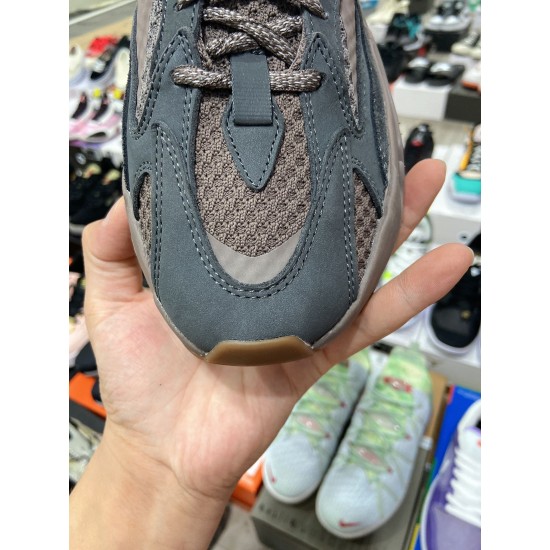 Adidas Yeezy Boost 700 V2（Y93）