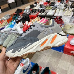 Adidas Yeezy Boost 700 “Magnet”（Y83)