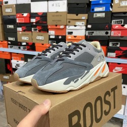 Adidas Yeezy Boost 700 “Magnet”（Y83)