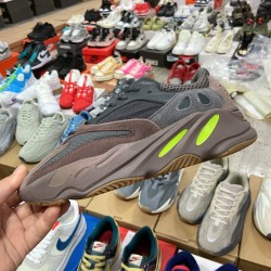 Adidas Yeezy Boost 700 “Mauve”（Y88)