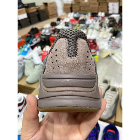 Adidas Yeezy Boost 700 “Mauve”（Y88)