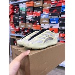 YEEZY BOOST 700 V3 “Azael”（Y96) 