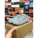 adidas Yeezy Boost 700 V2 “Hospital Blue”（Y82) 